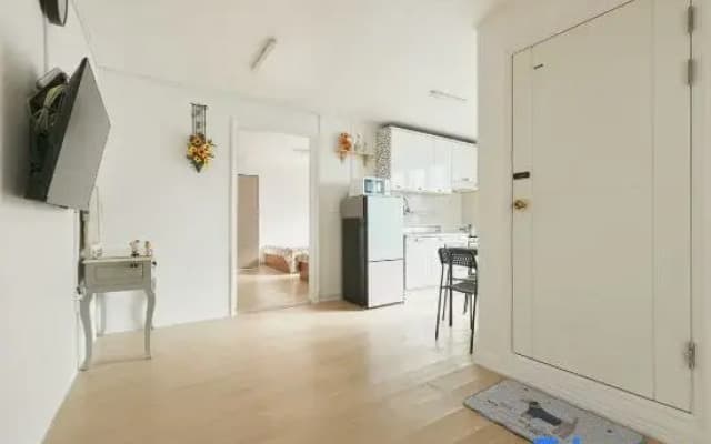 Seoul Full House/Hongdae Entrance Sta.Exit 7. Party room. Big House. Two Rooms.