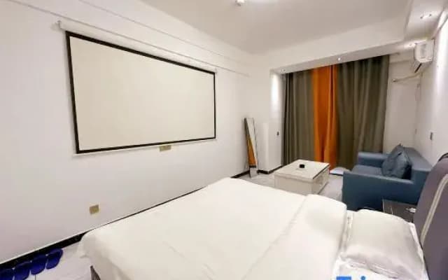 Lan Luxury Hotel (Zhumadian Jianye Kaixuan Plaza)