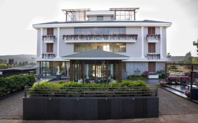 Valentia The Exotic Boutique Hotel - Pure Veg
