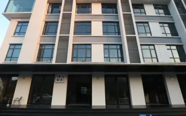 Enlighten Hostel