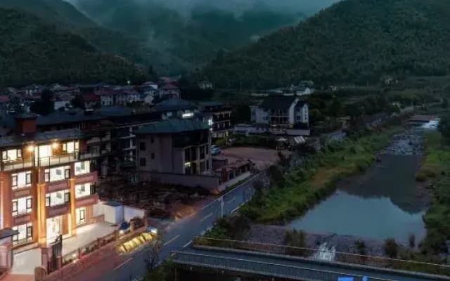 Anji Chanxi Yingyue Homestay (Yunshang Grassland)