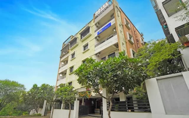 Fabhotel Club Metro