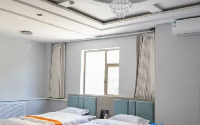 Kaite Star Hotel (Baiyin Bus Station No.1 Middle School)