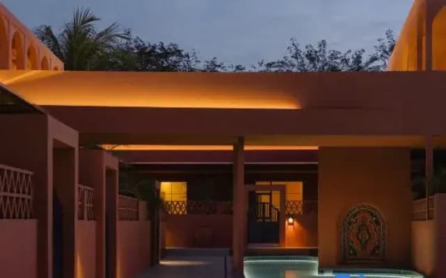 Abia Molok Secret Retreat Homestay (Wanning Shimei Bay Circum Island Tourism Highway Branch)