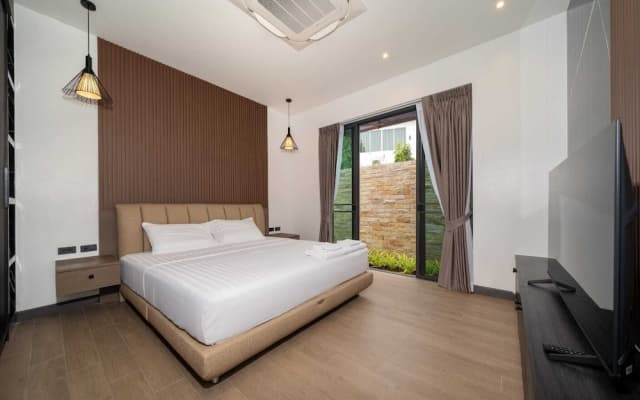 Baan Don 3 BR Pool Villa near Layan