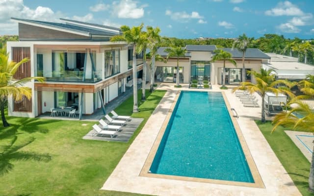 Majestic Villa With 5br and Jacuzzi in Cap Cana