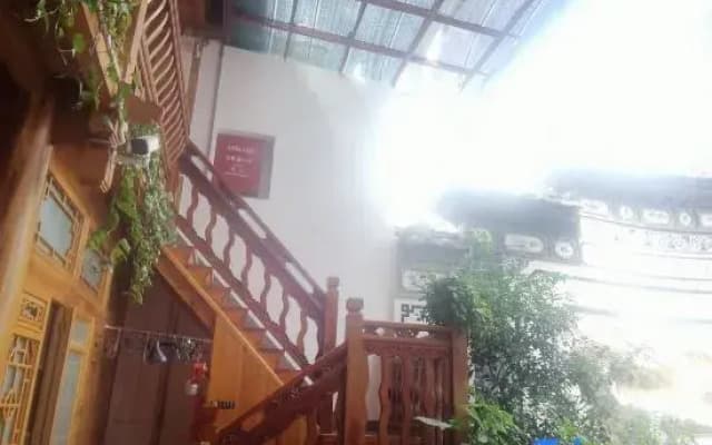 Jinyu Yashe Homestay (Weicheng East Road)