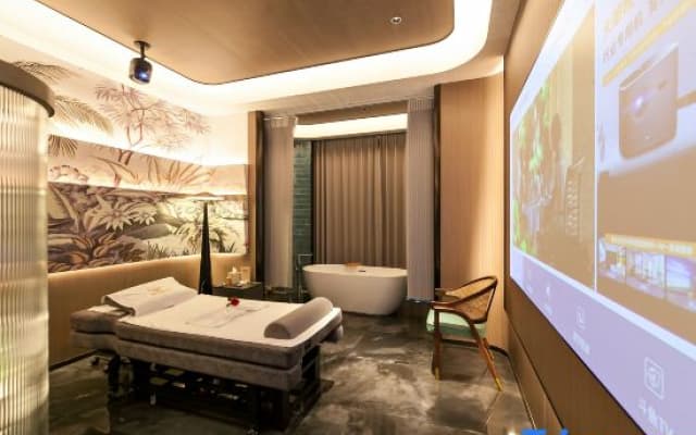 Ritz Dknton Hotel