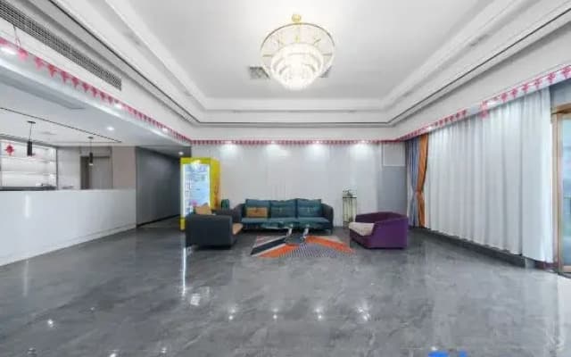 Yifan Light Luxury Hotel