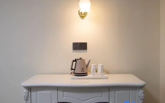 Super 8 Hotel (Weifang High Speed Railway North Station)