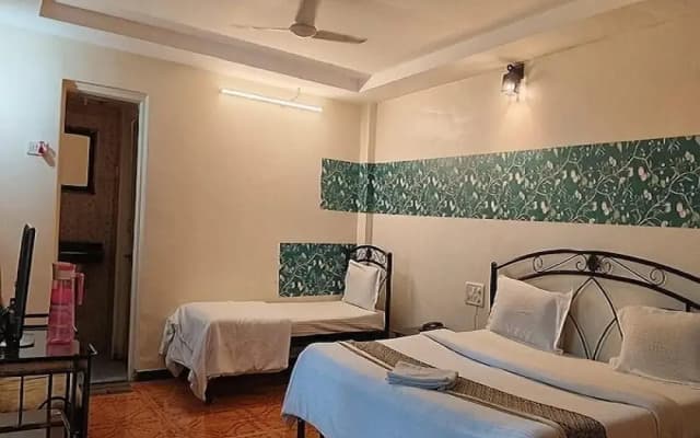Hotel Sai's Village