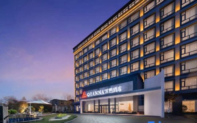 Wanxi Hotel (Zhongmu)
