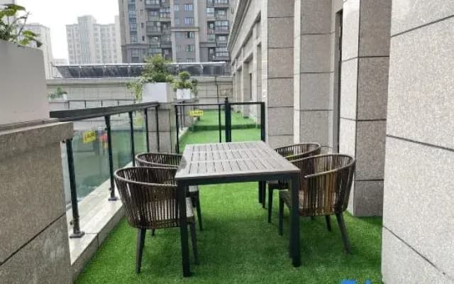 Zhangjiagang Lanshu Ring Road Hotel（High-speed rail new town）