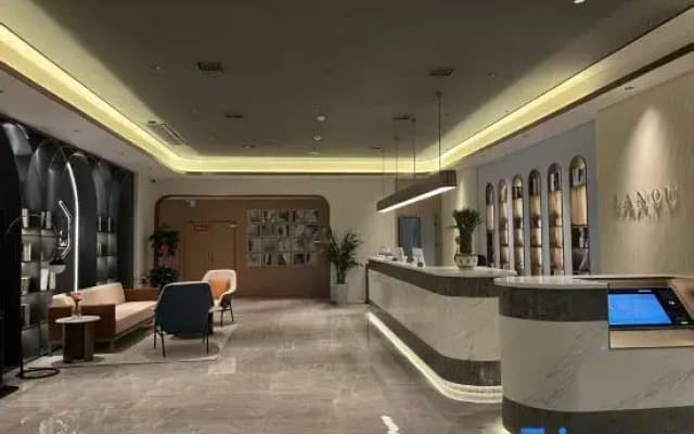 LanOuShangPin Hotel (Baoji Long County Guanshan Avenue)