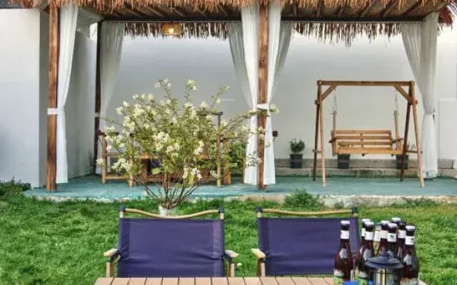 Banmu Flower field house