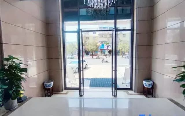 Neixiang Qihu Huayue Hotel (Liyuan Villa)