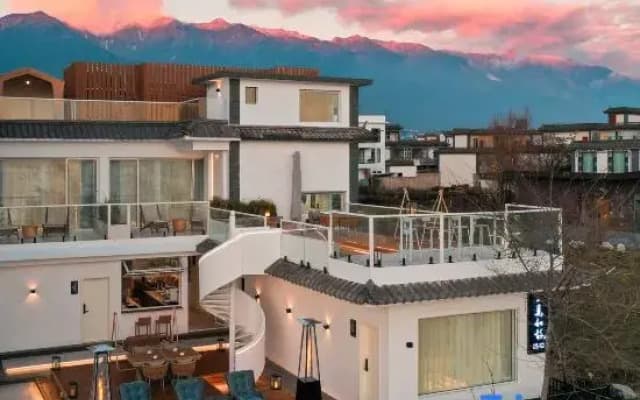 At first sight, homestays Dali
