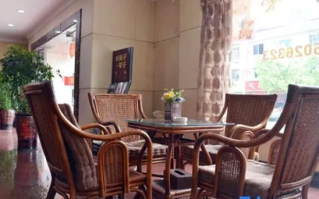 Jinqiao Hotel