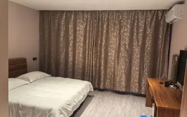Longcheng Hotel