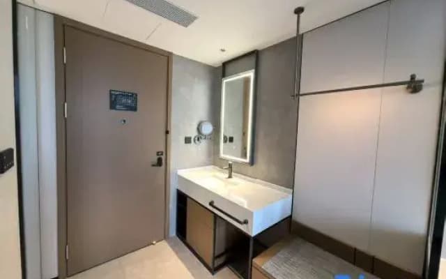 Atour Hotel (Wuhan Yellow Crane Tower Longhu Bai Sha Tian Street)