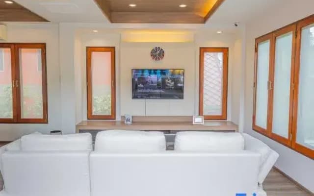 Premium Villa Baan Kinlom Chomlay