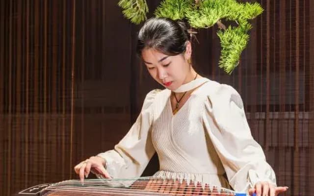 QIANNA HOTEL GLORIOUS (Pingdingshan Wanda Plaza Railway Station)