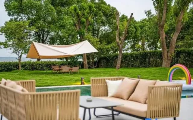 Dianshan Lake Jiuyue Shiguang · Lakeside Swimming Pool Party Resort Villa
