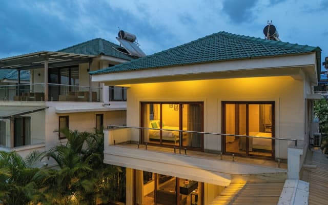 ELIVAAS Azalea 3 BHK with Pvt Pool