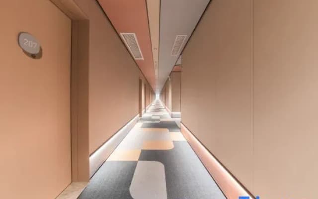 HanTing Hotel (Zhongshan Xingzhong Plaza Traditional Chinese Medicine Hospital)