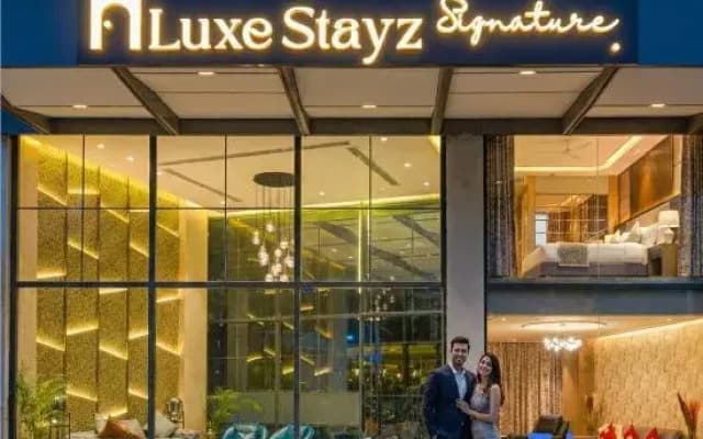 Luxe Stayz Signature