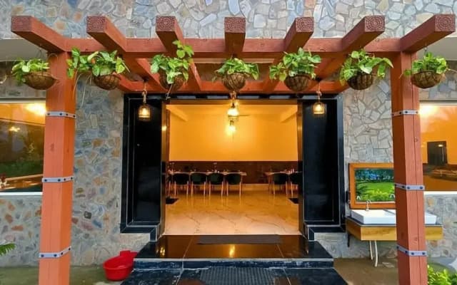 Astoria Corbett Resort