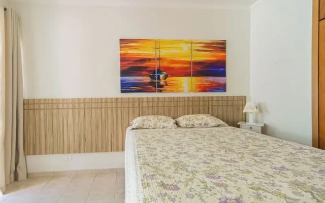 Incr vel e Ampla Casa a 200m da Praia da Enseada