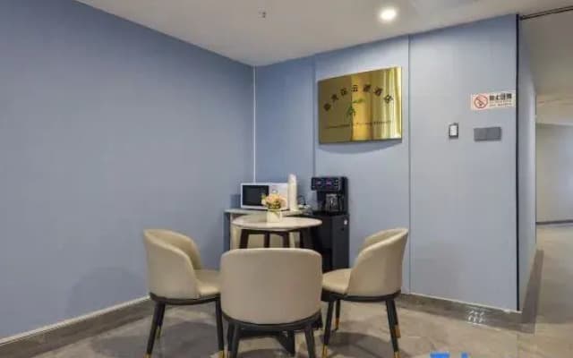 Yunyuan Hotel (Tongde Kunming Plaza Jinxing Subway Station)