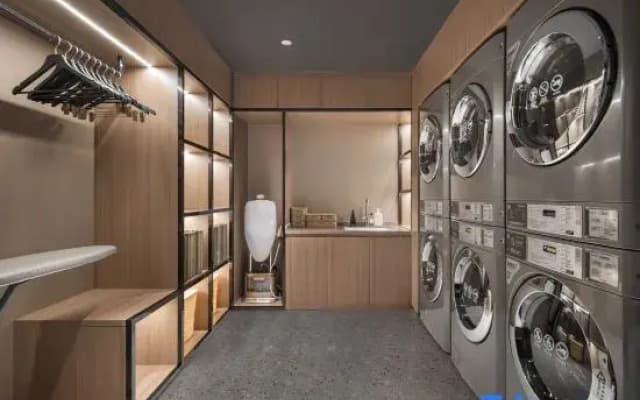 Atour Hotel Anyang - Wanda Plaza Guangming Road