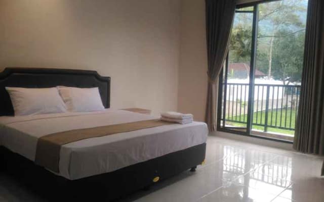 Duyung Trawas Hill Hotel
