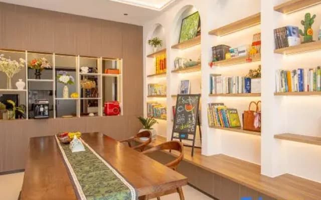 Zhujiajian Eight Thousand Dreams Homestay (Xiawushitang Dongsha Scenic Area)