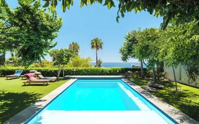 Opulent Spacious Fresnaye Sea View Leonotis Villa