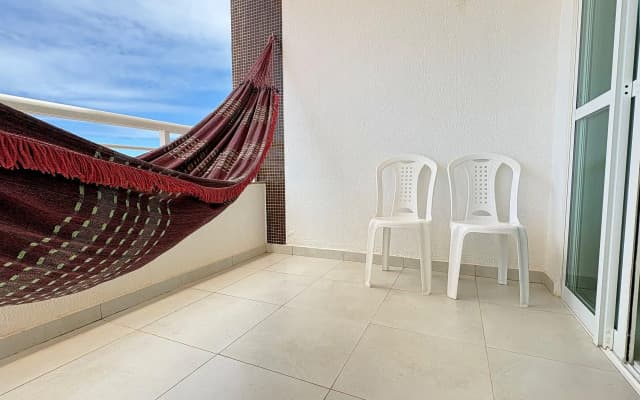 2 QUARTOS em CONDOMÍNIO TRANQUILO com PISCINA Estacionamento coberto  PARQUINHO para CRIANCAS - Cozinha Completa, VENTILADO, nascente, AR CONDICIONADO  800m da praia do PORTO DAS DUNAS e BEACH PARQUE - Ceará