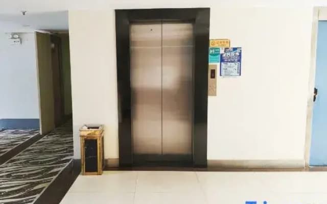 Impression·Baihe Hotel (Guangxi University & Nanning Railway Station Branch)