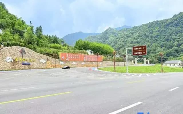 Sanqing Mountain Retreat Homestay (Gangshou Cable Car Store)