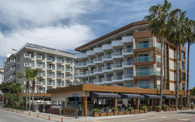 Riviera Hotel & Spa