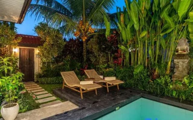 Rumah Villa by EVDEkimi - Cozy Ubud's 2BR Escape with Huge Pool & Patio