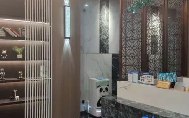 Meilan Four Seasons Hotel (Yunshan Fengjing Plaza)