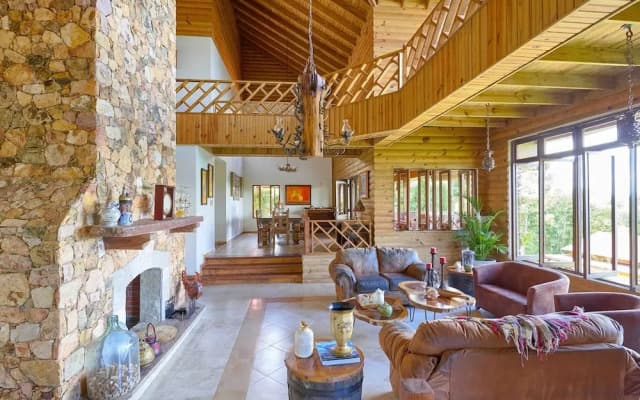 4BR Wood Mountain Villa Jarabacoa Heated Pool