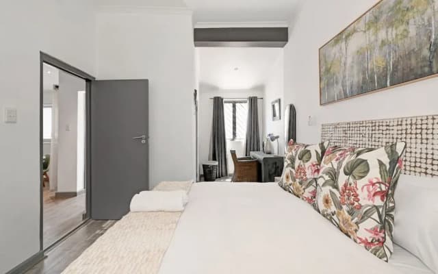 Three Bed Sea Point Secure Family Home
