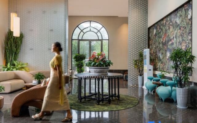 Cloud Dwelling Sky Pool Resort (Xishuangbanna West Shuangjing Xingguang Night Market Branch)