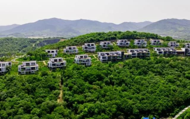 Yixing InLong  Lingshang Holiday House