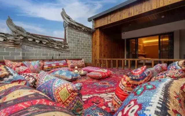 Cloud Hidden Retreat Boutique Riverside Inn (Fenghuang Ancient Town Tuojiang Branch)