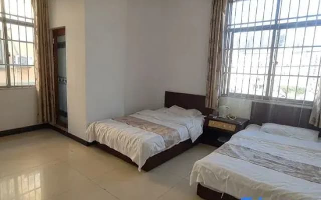 Beihai Haiheng Hotel (Haixinrong Seafood Market Shop)