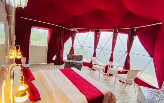 HR 26 Hotels & Resorts